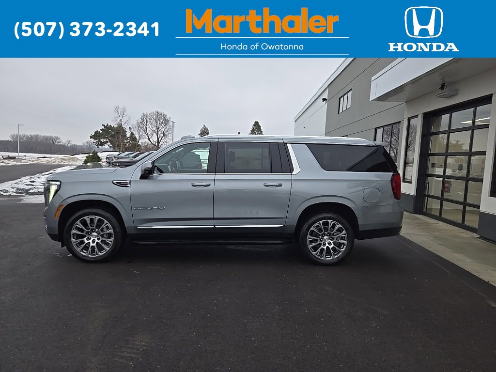 Used 2025 GMC Yukon XL Denali image 2