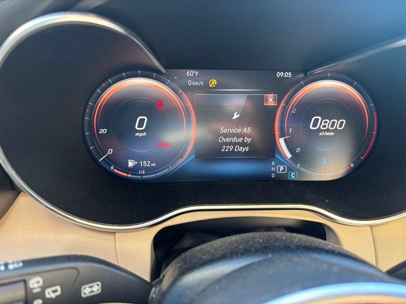 Used 2021 Mercedes-Benz GLC 300 4MATIC image 11