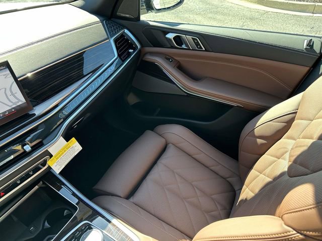 New 2026 BMW X5 xDrive50e w/ M Sport Package AWD/4WD image 18