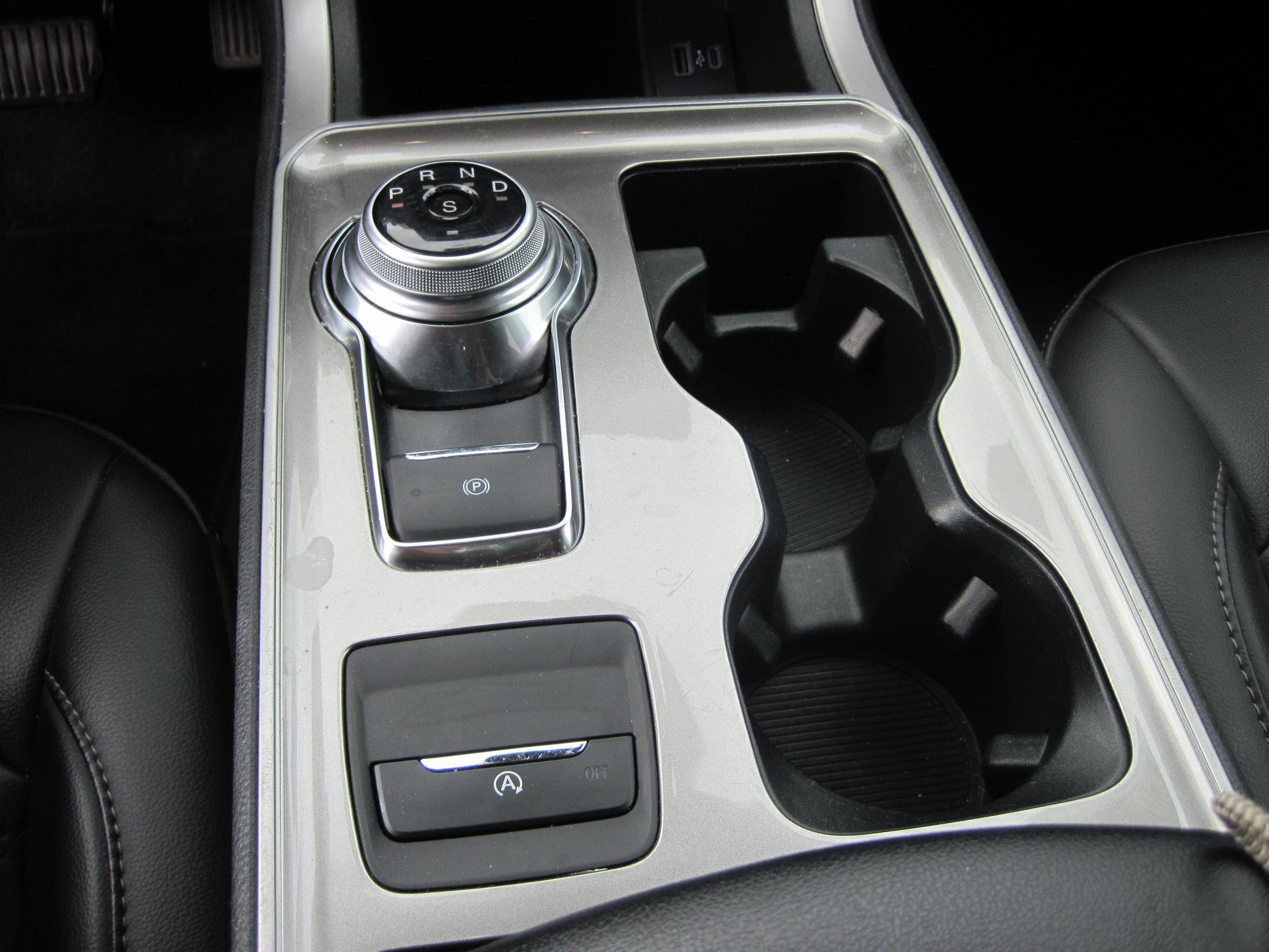 Used 2024 Ford Edge SEL image 19