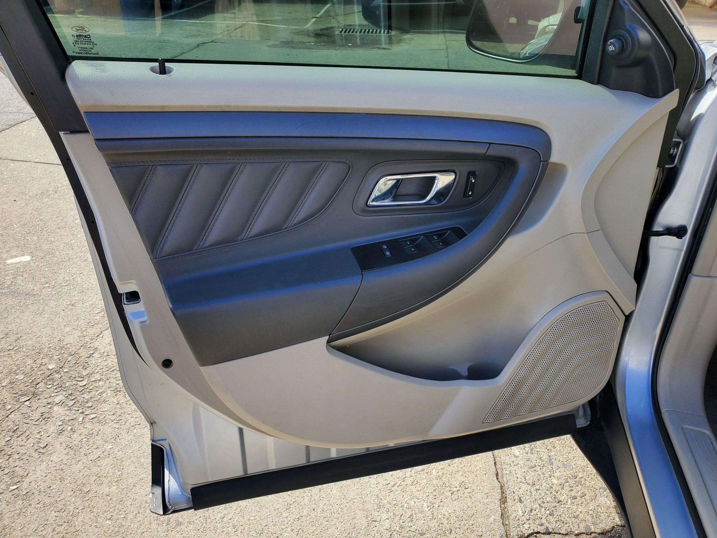 Used 2010 Ford Taurus SEL image 14