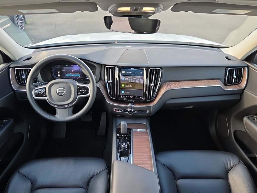 Certified 2023 Volvo XC60 B5 Plus image 5