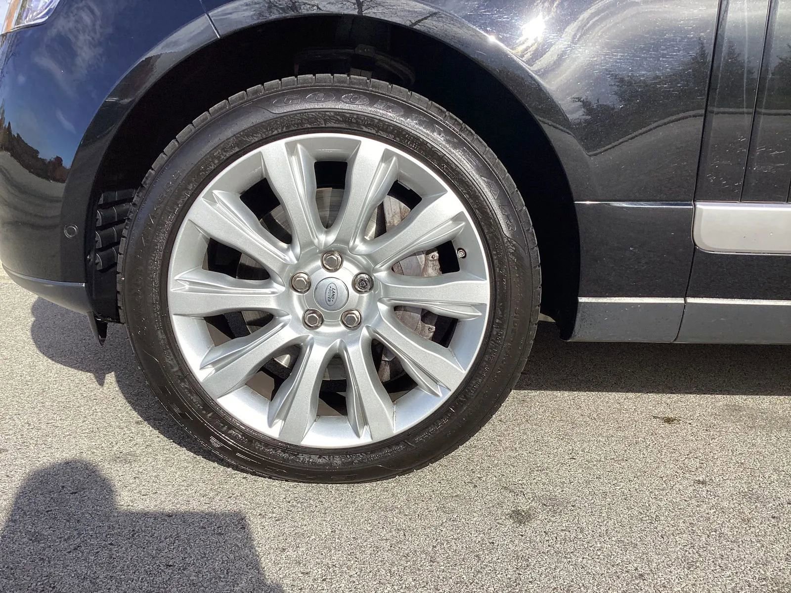 Used 2016 Land Rover Range Rover Supercharged image 4