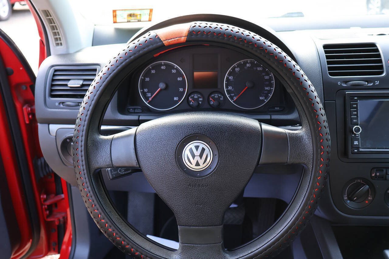 Used 2007 Volkswagen Rabbit 4-Door FWD image 26