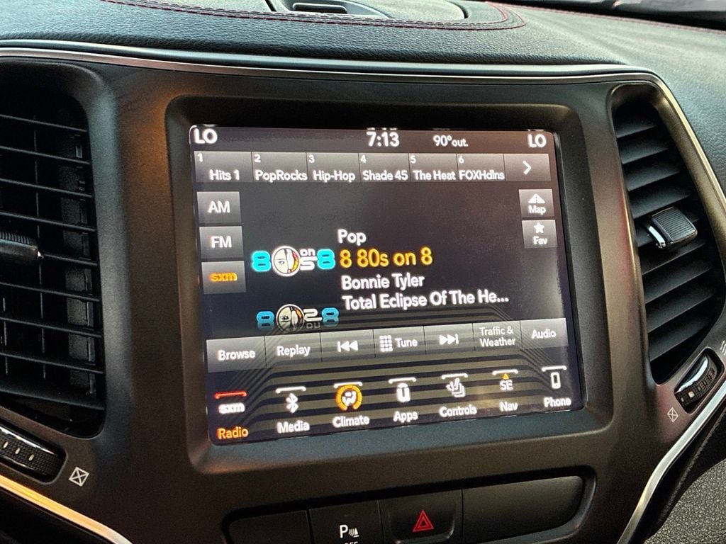 Used 2019 Jeep Cherokee Trailhawk w/ Comfort/Convenience Group AWD/4WD image 32