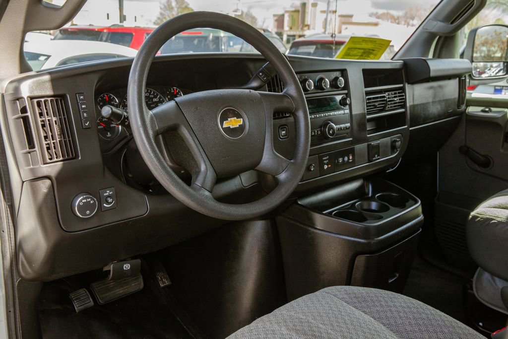 Used 2018 Chevrolet Express 2500 image 10