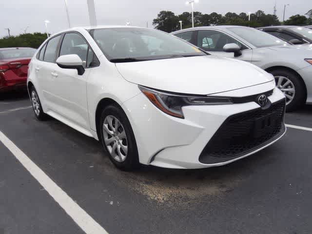 Used 2022 Toyota Corolla LE FWD image 3