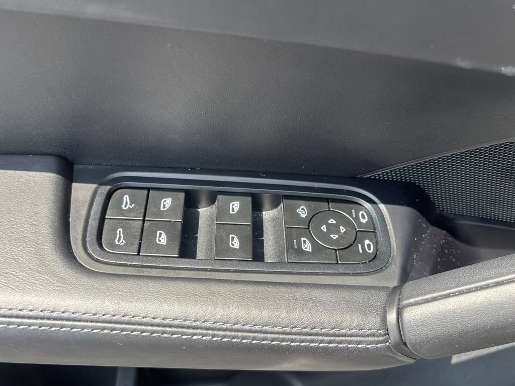 Used 2024 Porsche Cayenne S AWD/4WD image 8