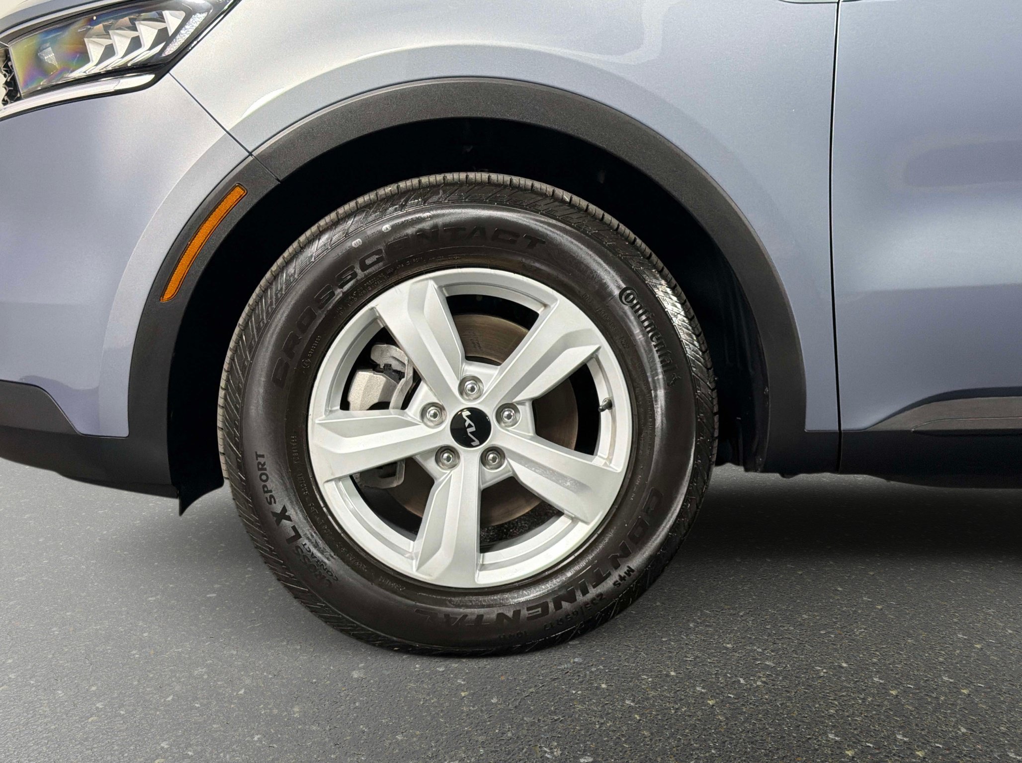 Used 2023 Kia Sorento LX FWD image 15