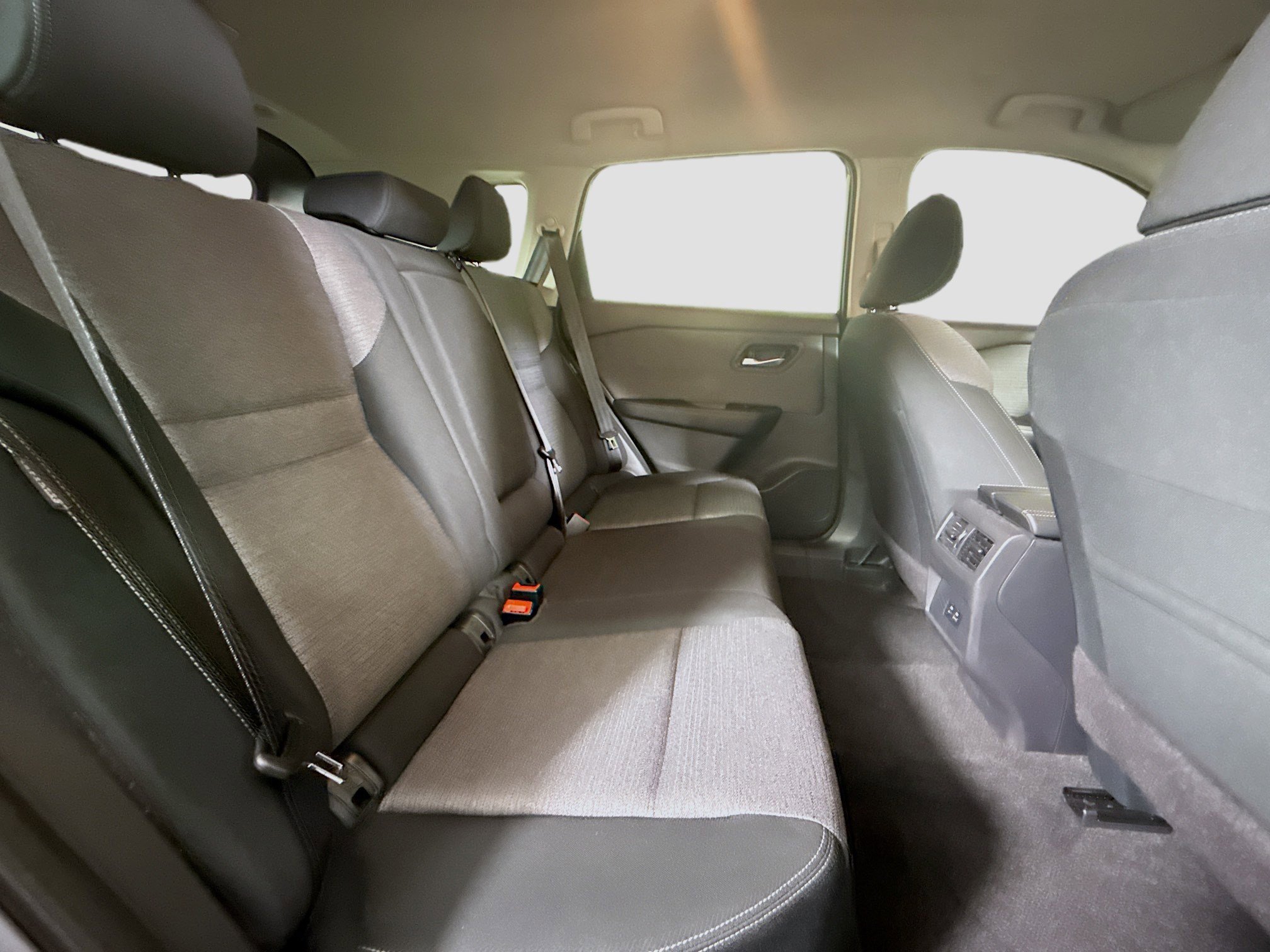 Used 2023 Nissan Rogue SV FWD image 27