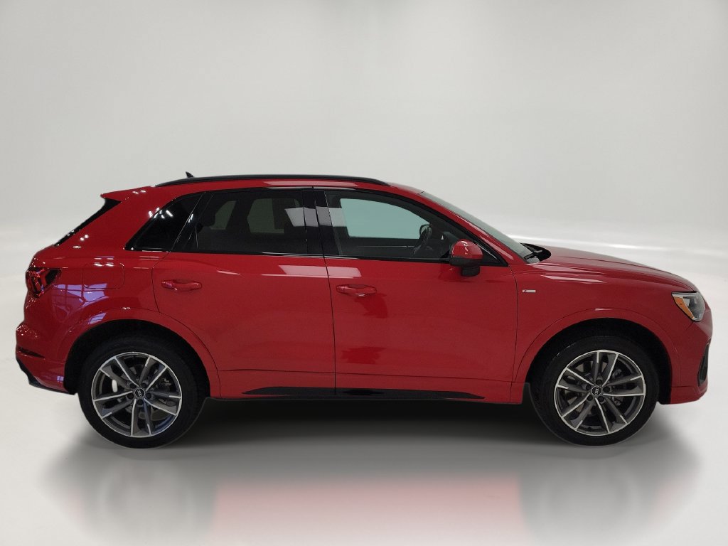 Used 2021 Audi Q3 2.0T Premium w/ Convenience Package AWD/4WD image 4