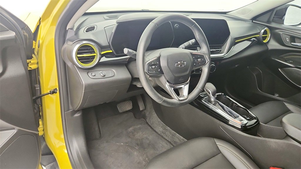 Used 2024 Chevrolet Trax ACTIV w/ Driver Confidence Package image 14