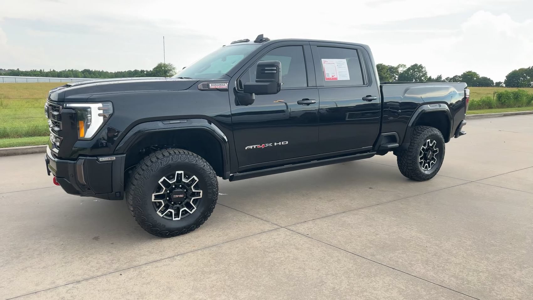 Used 2024 GMC Sierra 2500 AT4X AWD/4WD image 3