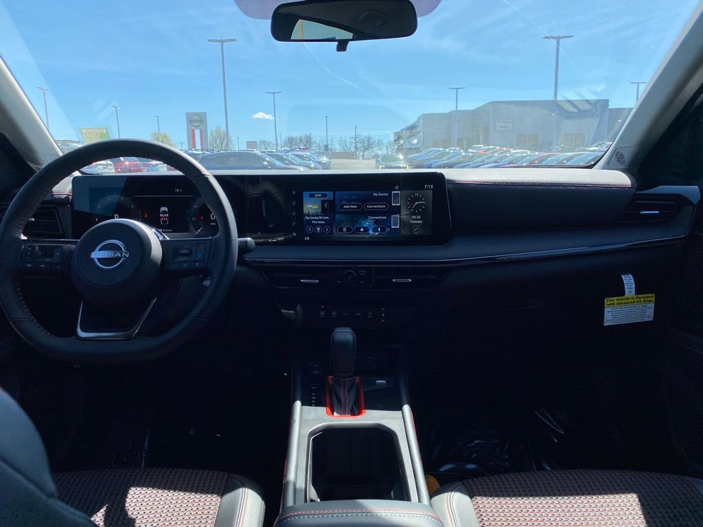 New 2025 Nissan Kicks SR image 18