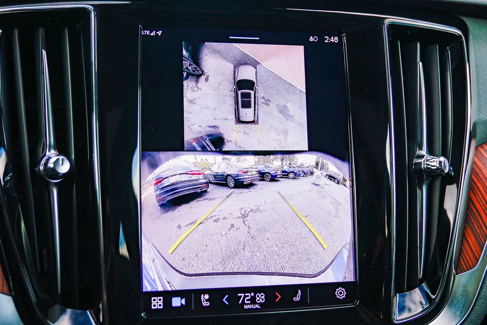 Used 2025 Volvo V60 B5 Cross Country Plus image 56