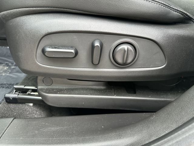 Used 2023 Buick Encore GX Preferred w/ Cold Weather Comfort Package image 17