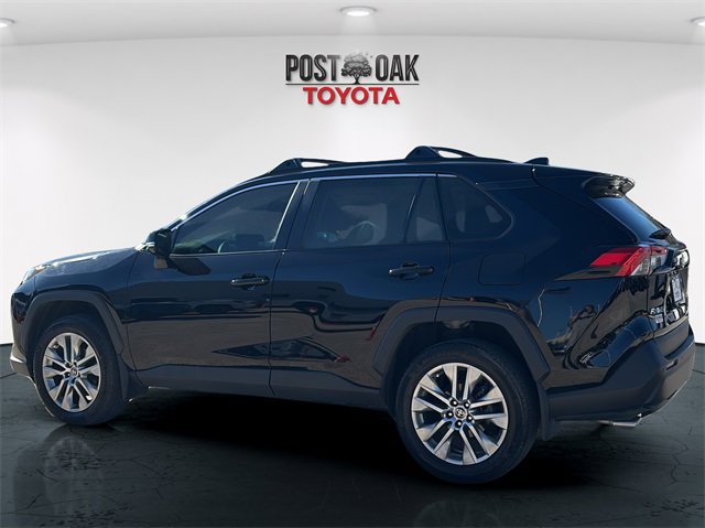 Used 2023 Toyota RAV4 XLE Premium image 5
