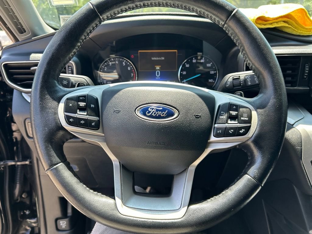 Used 2020 Ford Explorer XLT w/ Equipment Group 202A AWD/4WD image 11