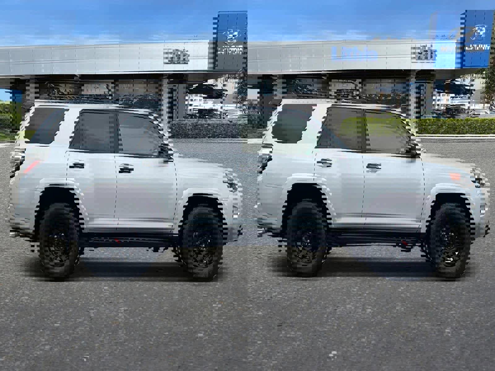 Used 2021 Toyota 4Runner Venture w/ Moonroof Package image 9