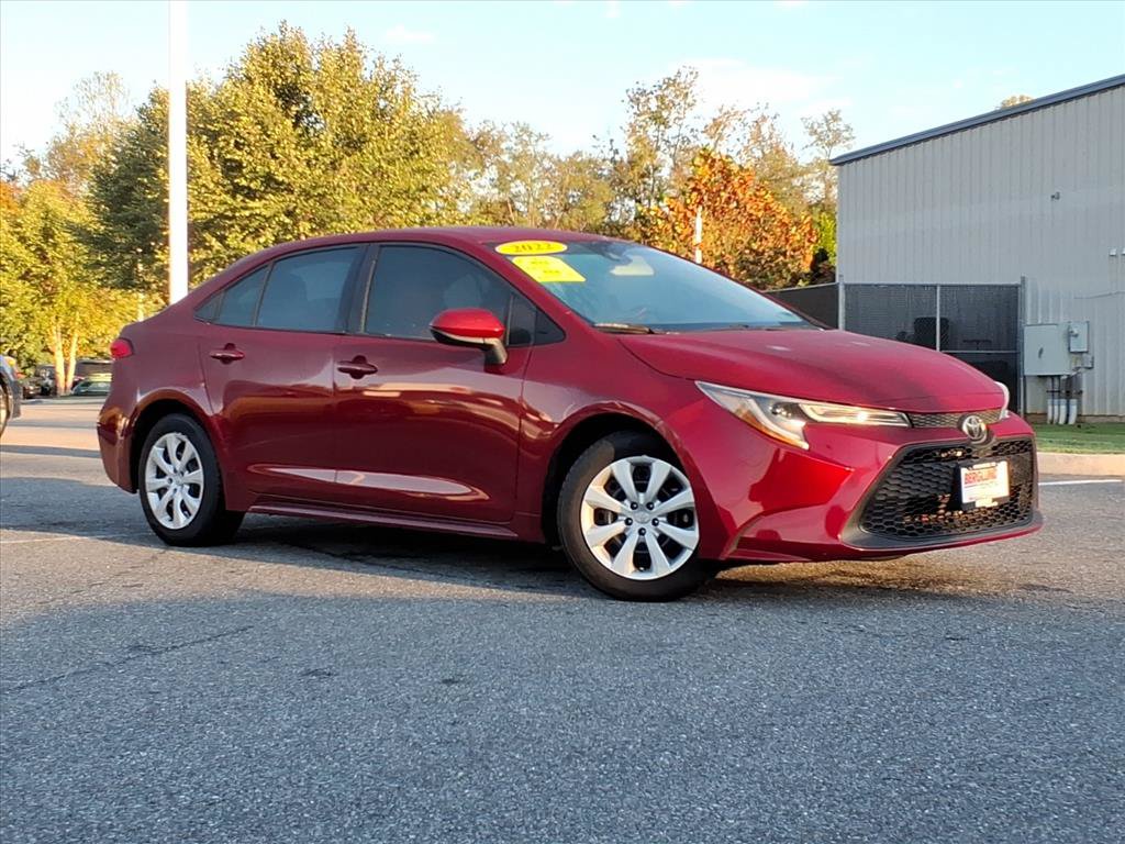 Used 2022 Toyota Corolla LE FWD image 2