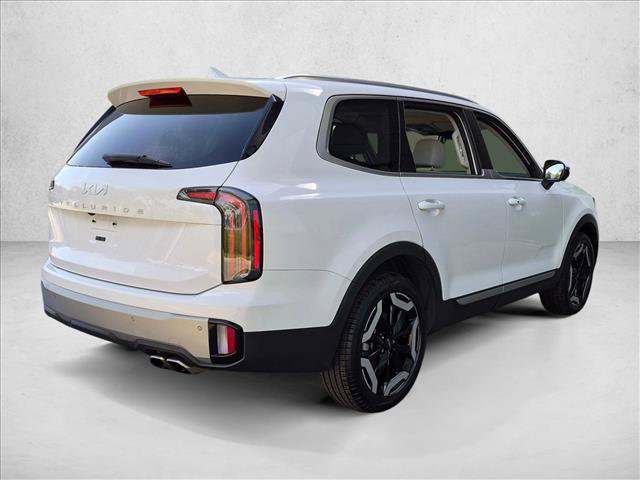 Used 2023 Kia Telluride EX w/ EX Captain's Chair Package FWD image 5