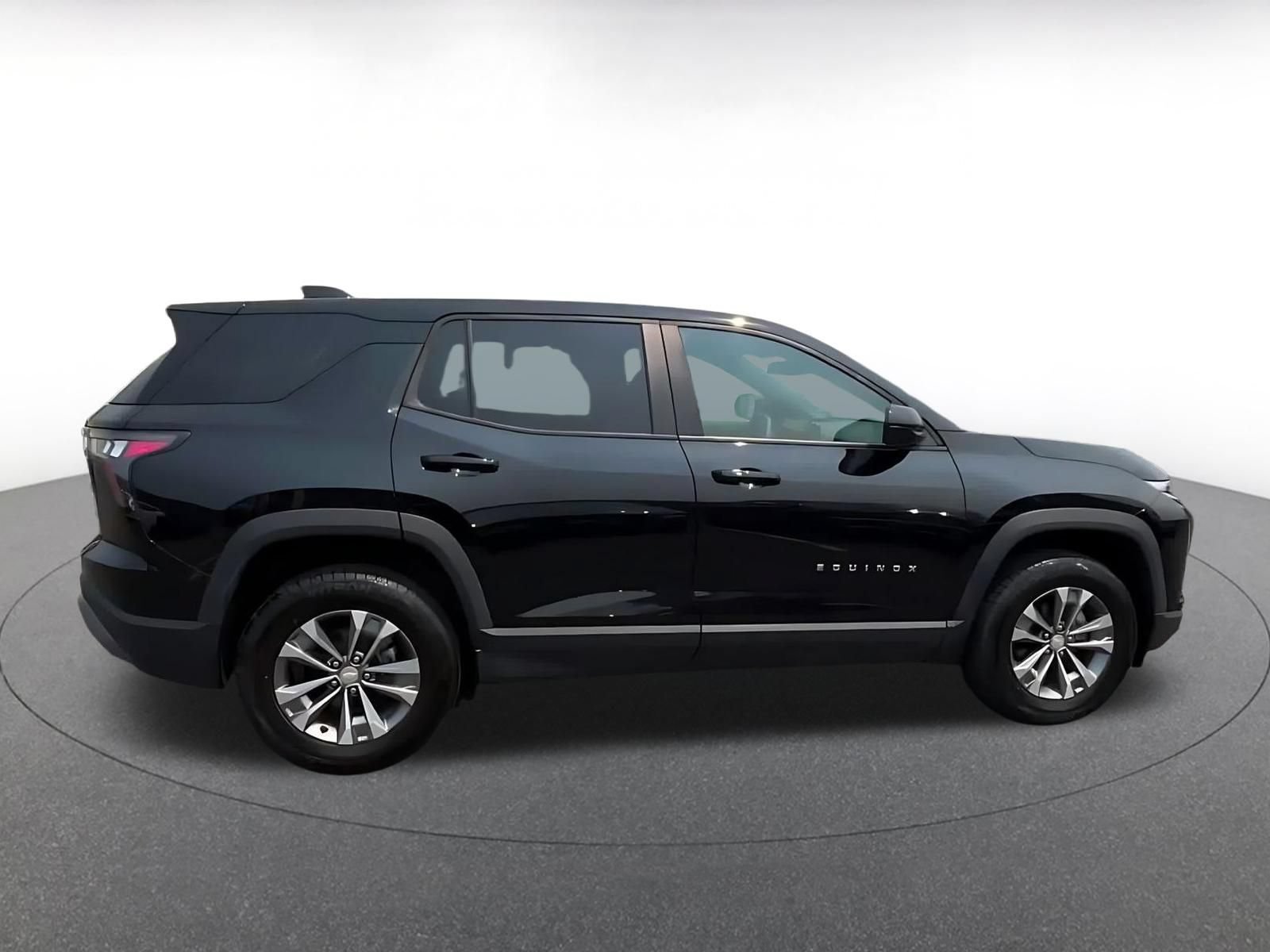 Used 2025 Chevrolet Equinox LT FWD image 15