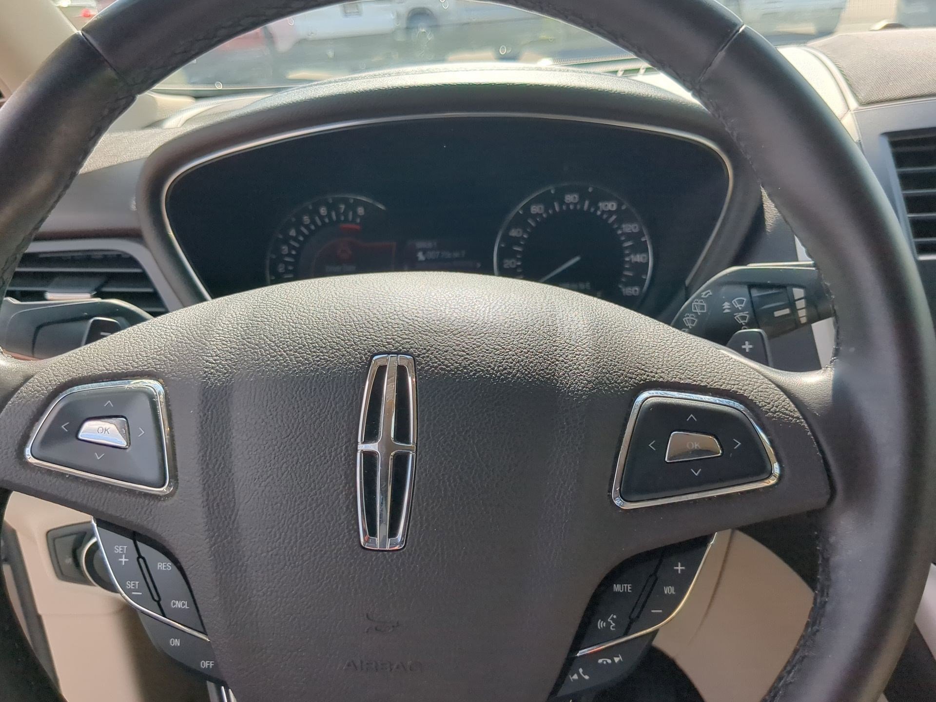 Used 2018 Lincoln MKC Select w/ Select Plus Package AWD/4WD image 12