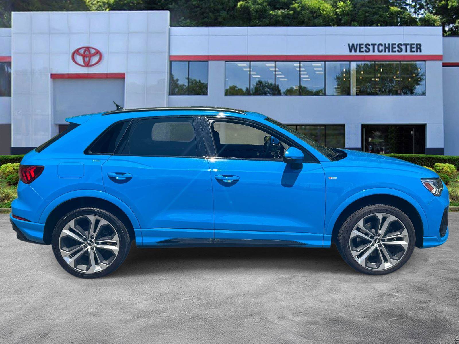 Used 2022 Audi Q3 2.0T Premium Plus w/ Premium Plus Package AWD/4WD image 11
