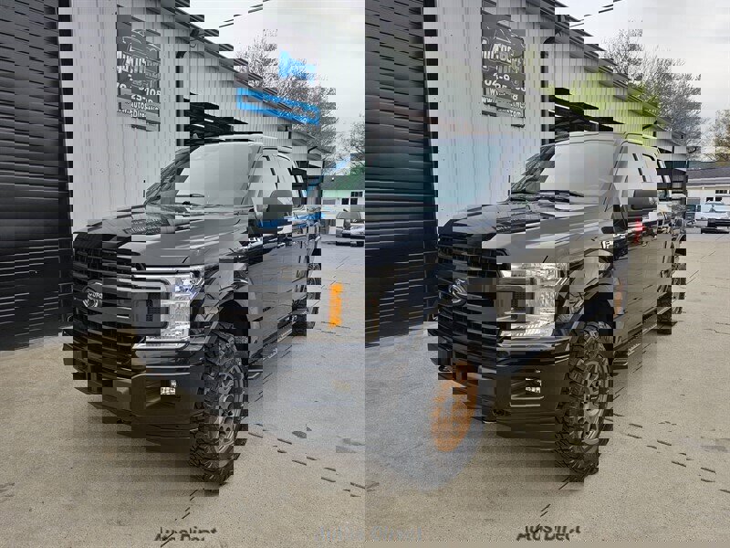 Used 2019 Ford F150 XLT w/ Equipment Group 302A Luxury image 2