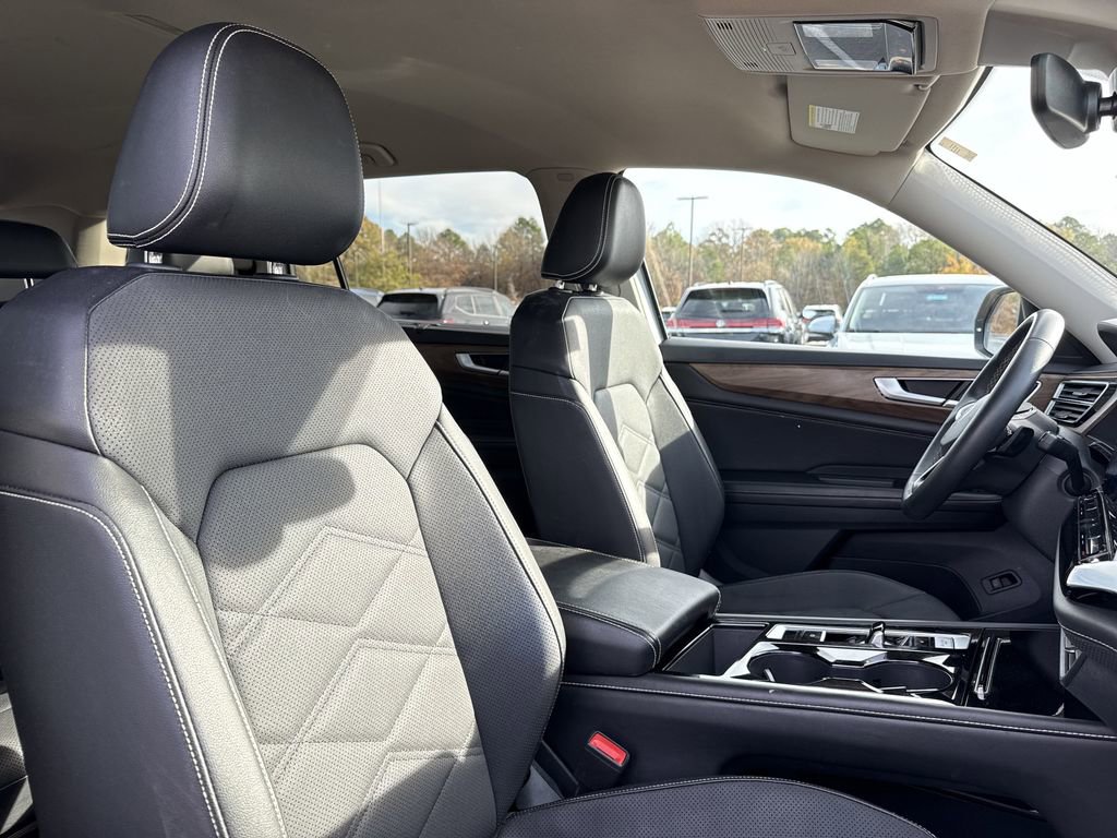 Used 2024 Volkswagen Atlas SE image 27