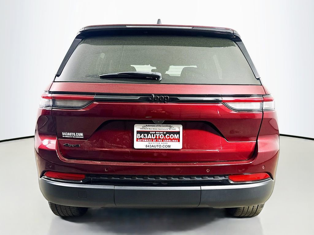 Used 2023 Jeep Grand Cherokee Altitude image 6