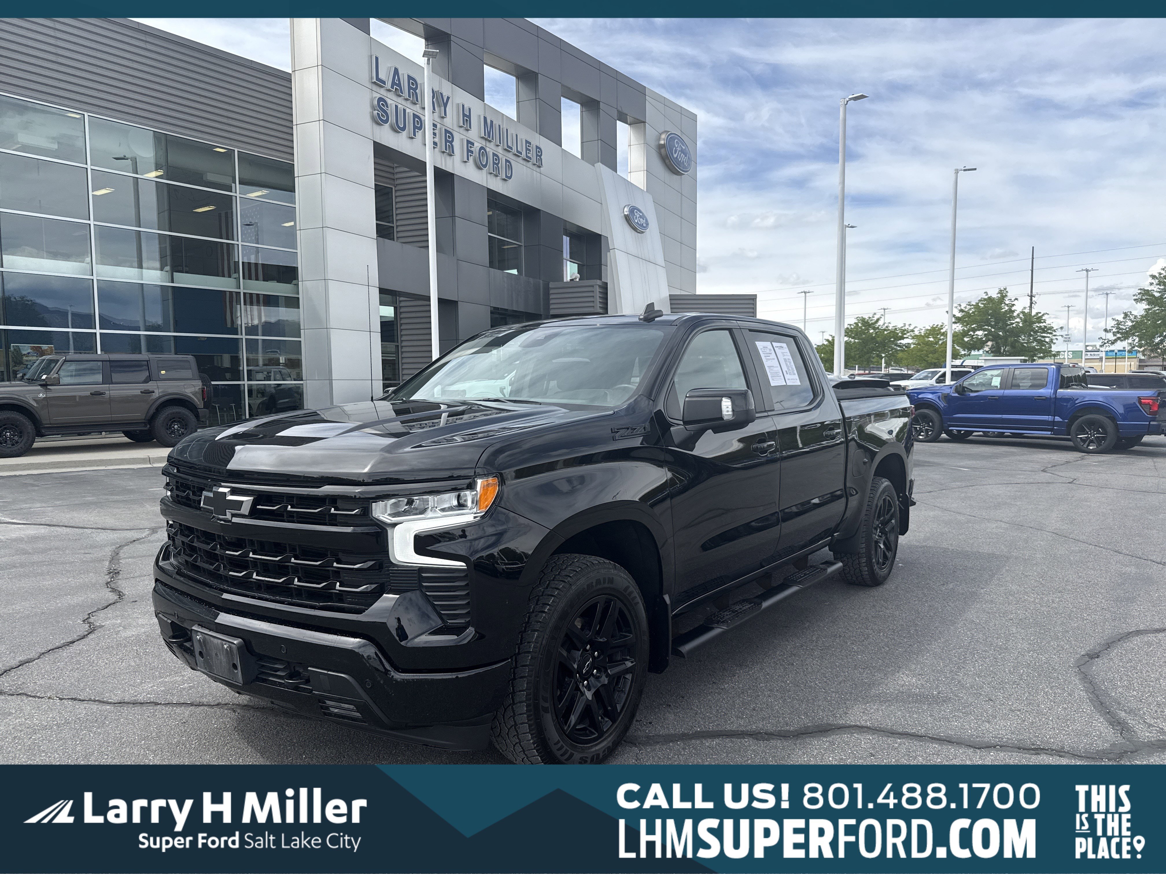 Used 2024 Chevrolet Silverado 1500 RST w/ Convenience Package II AWD/4WD image 1