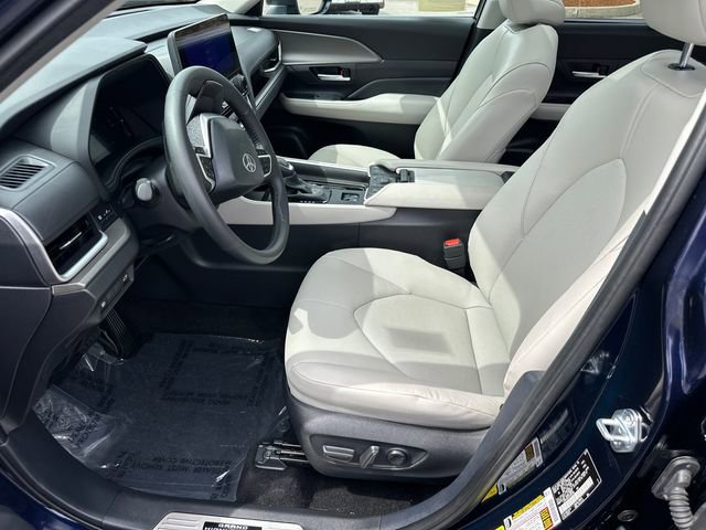 Used 2025 Toyota Grand Highlander AWD image 37