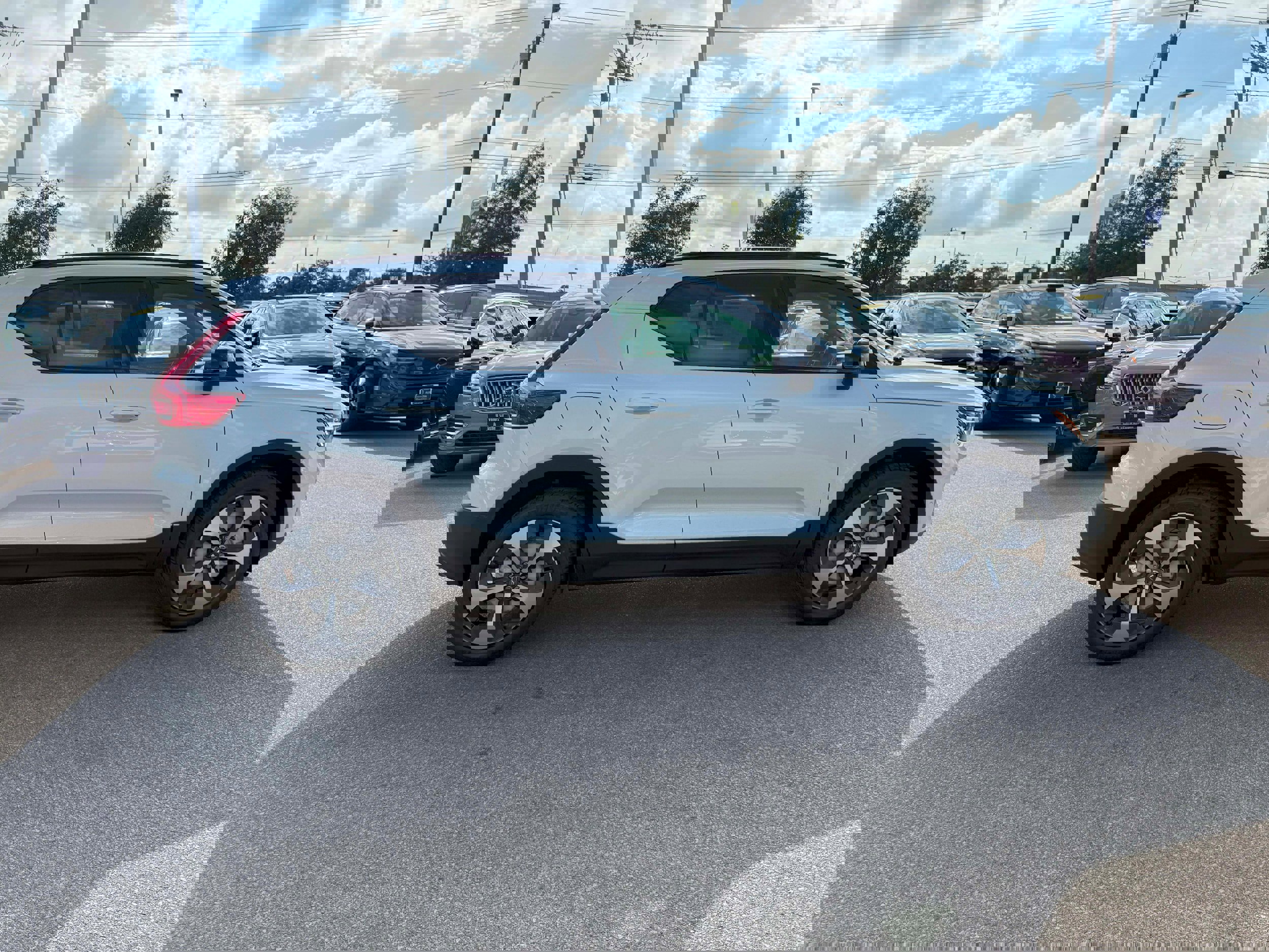 New 2026 Volvo XC40 B5 Plus w/ Protection Package Premier image 7