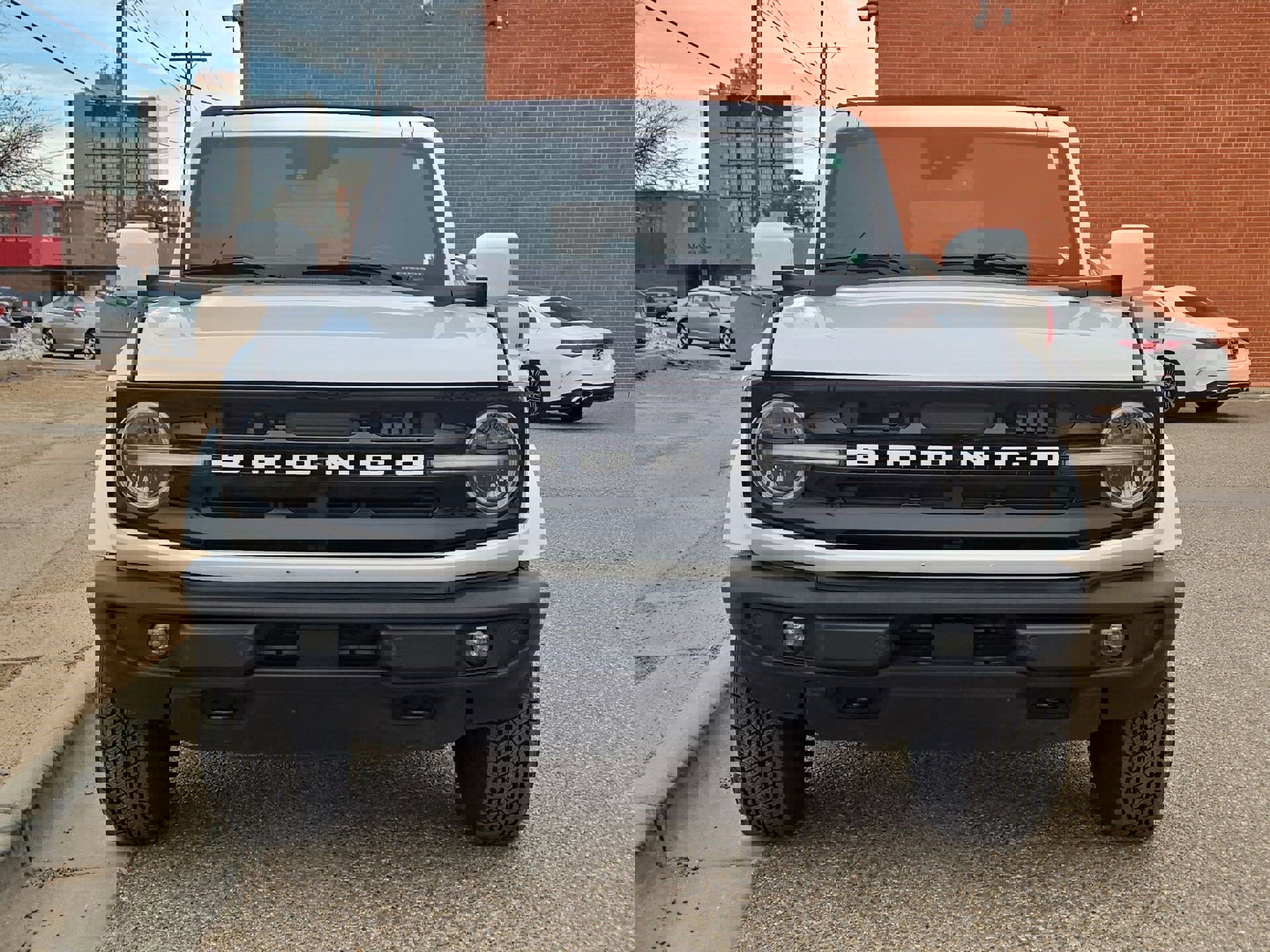 Used 2023 Ford Bronco Outer Banks image 10