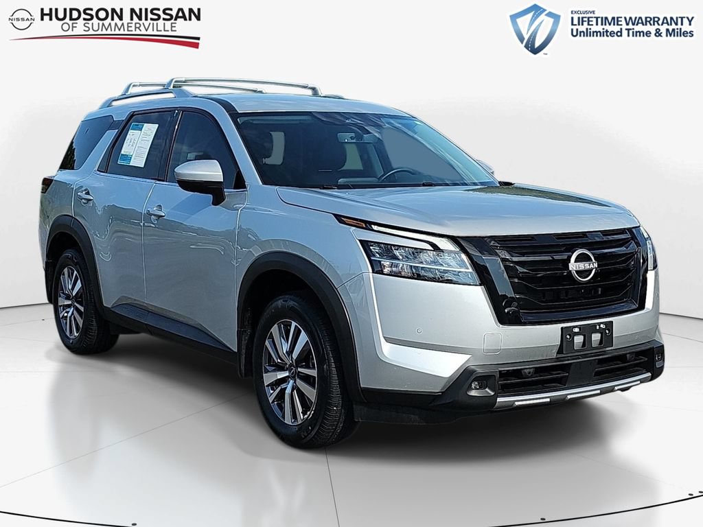 Used 2023 Nissan Pathfinder SL w/ Black Appearance Package FWD image 1