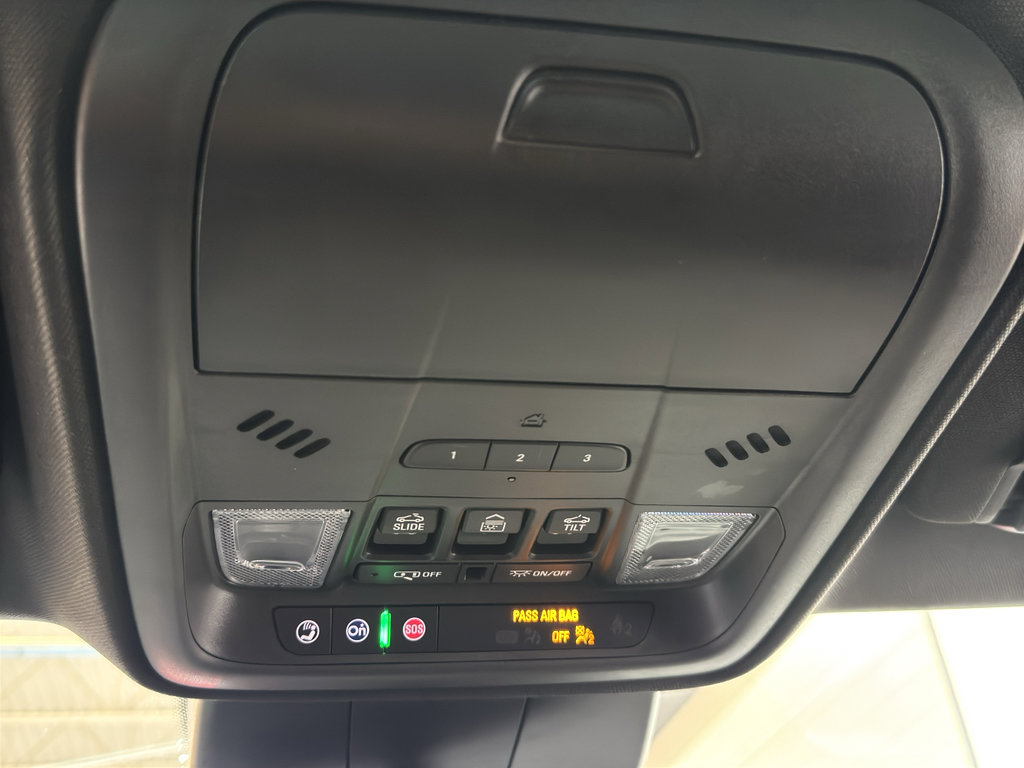 Used 2025 Cadillac XT4 Premium Luxury image 34