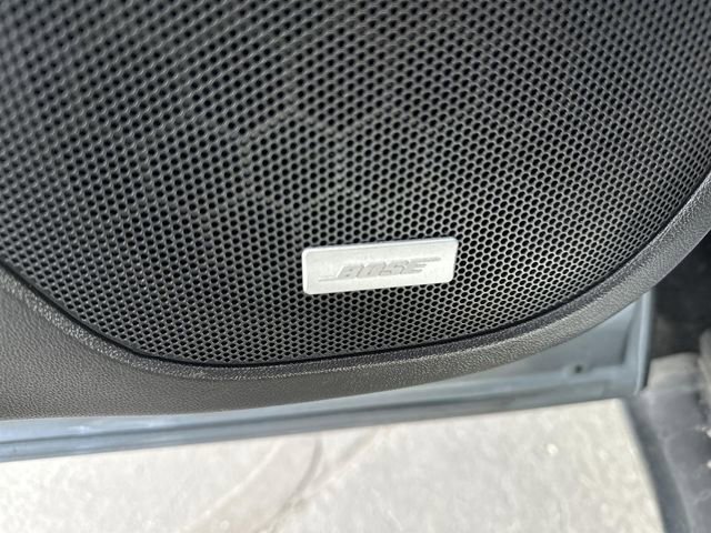 Used 2023 GMC Acadia SLT image 24