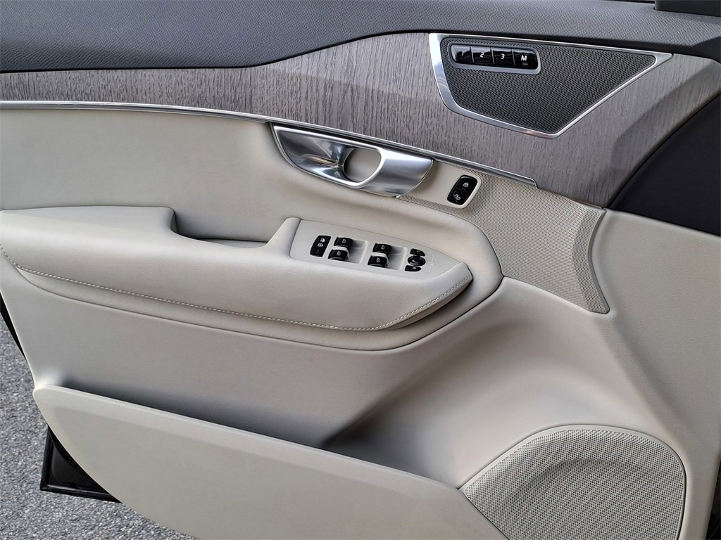Used 2024 Volvo XC90 B5 Plus w/ Protection Package image 20