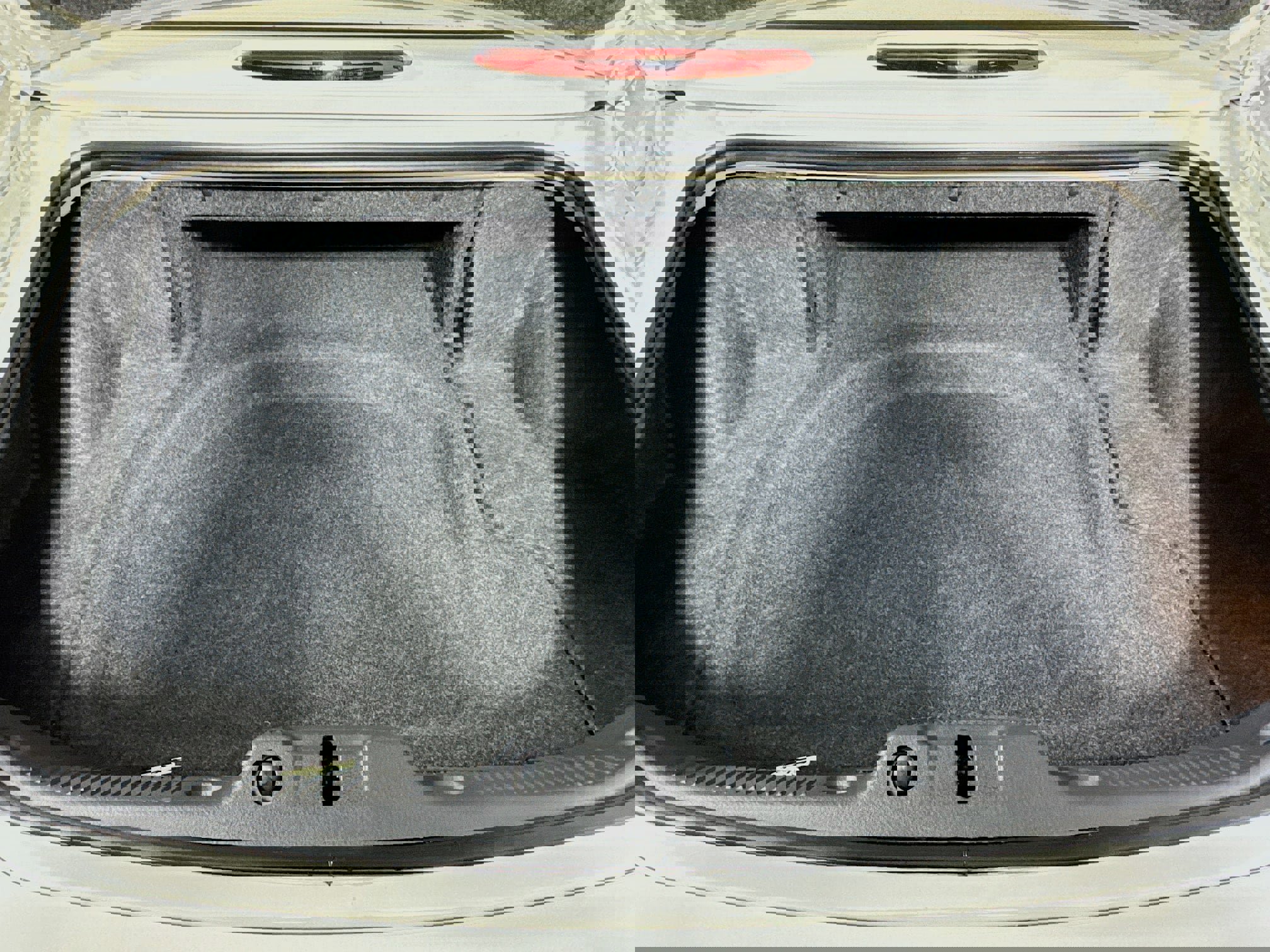 Used 2002 Ford Thunderbird image 22