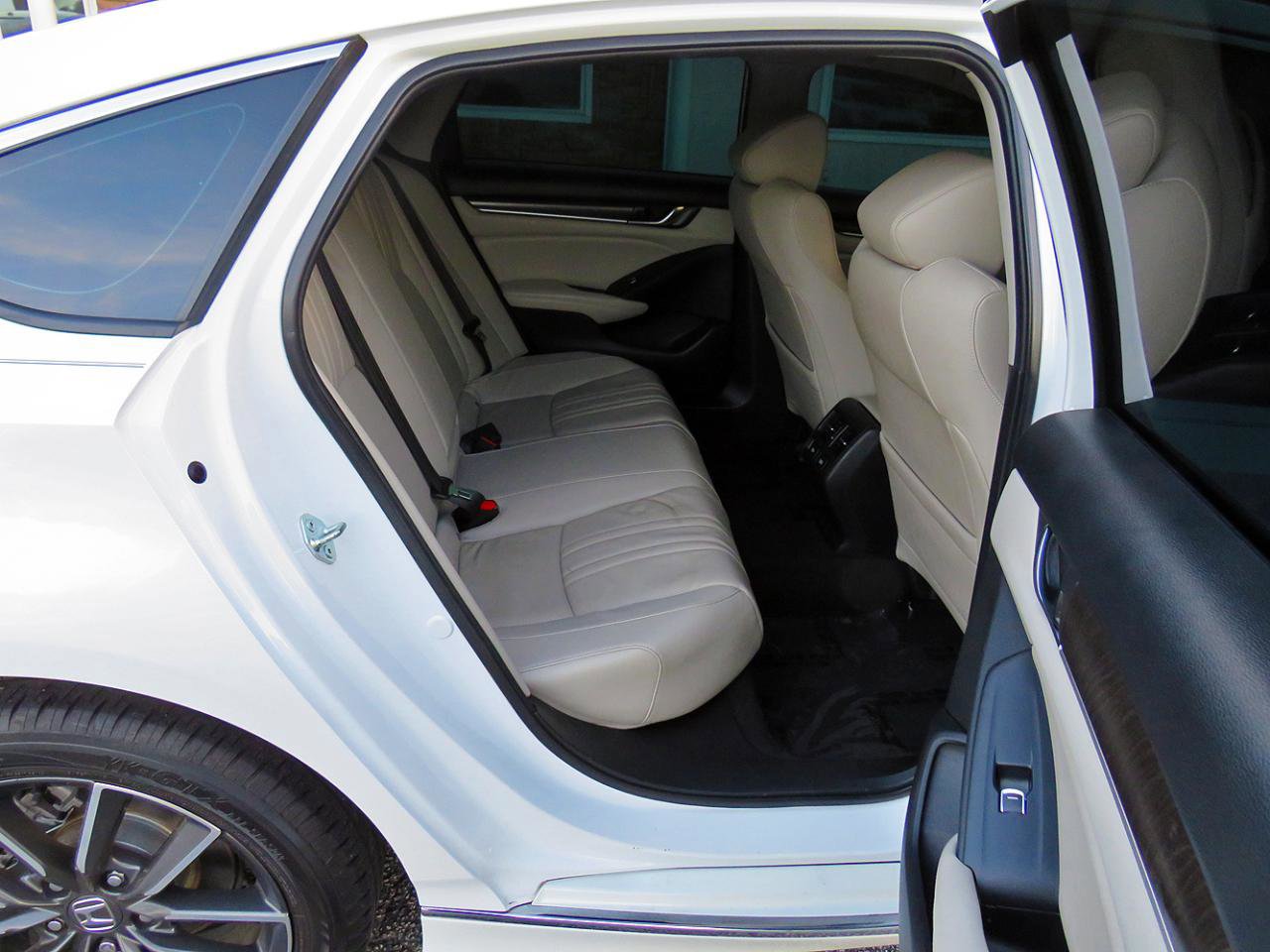 Used 2022 Honda Accord EX-L image 17