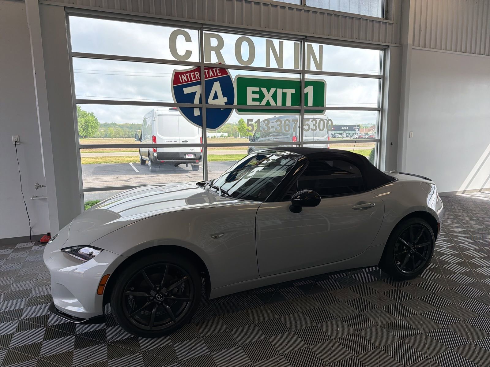 Used 2016 MAZDA MX-5 Miata Club RWD image 3