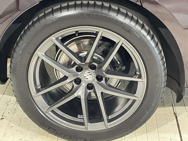Certified 2023 Porsche Macan Turbo AWD/4WD image 15