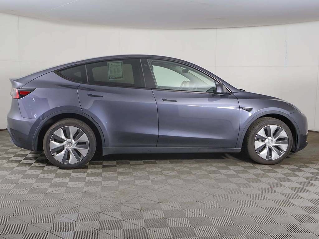 Used 2023 Tesla Model Y Long Range AWD/4WD image 22