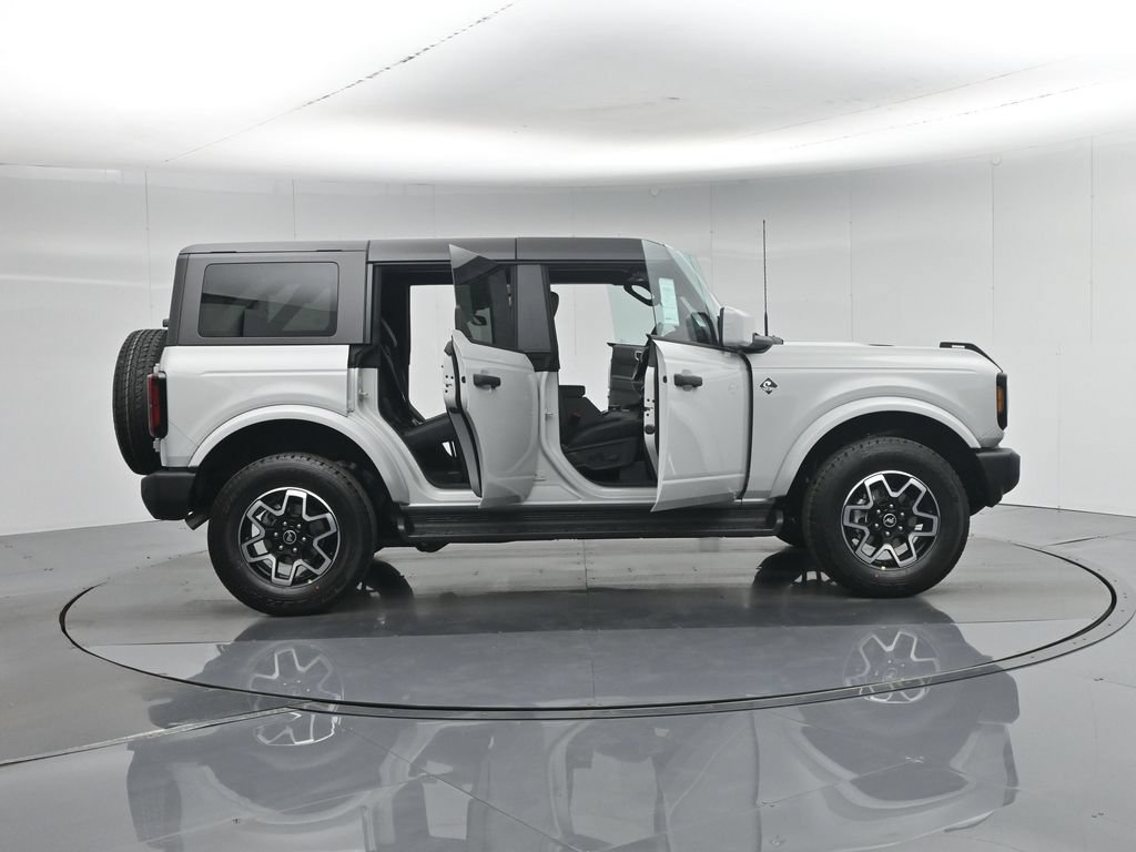 New 2026 Ford Bronco Outer Banks AWD/4WD image 4