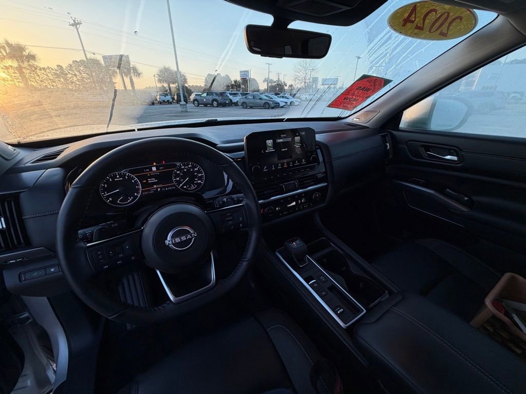 Certified 2024 Nissan Pathfinder SL w/ SL Premium Package image 19