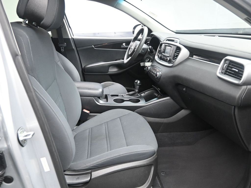 Used 2016 Kia Sorento LX image 28