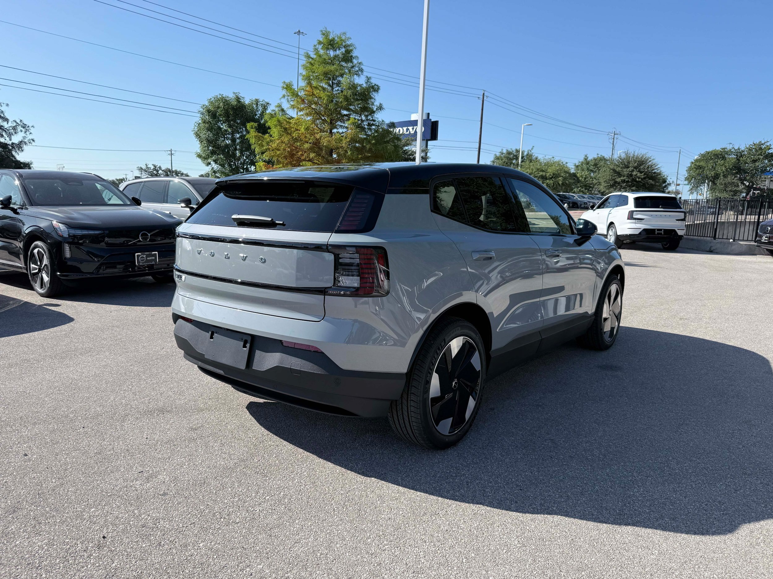 New 2026 Volvo EX30 Plus w/ Protection Package Premier AWD/4WD image 6