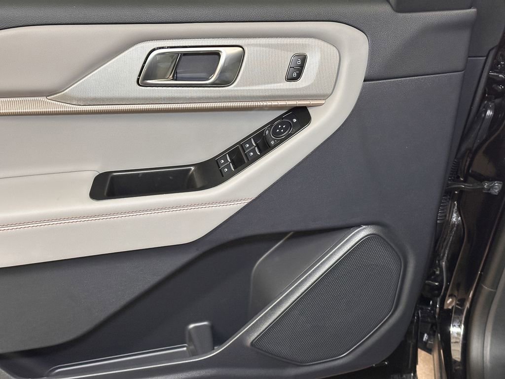 New 2026 Ford Explorer Active w/ Active Comfort Package image 20