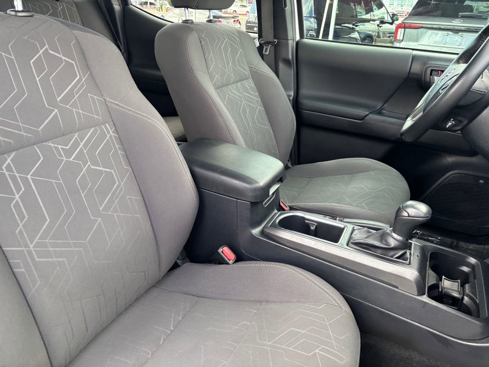 Used 2017 Toyota Tacoma TRD Off-Road image 15